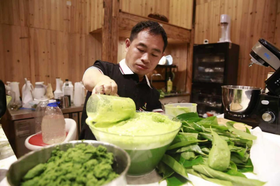 残障画家沈明辉：挣脱命运枷锁，绽放生命光芒(图4)