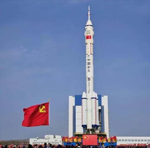神舟二十一号航天员乘组凯旋：210天太空使命圆满成功