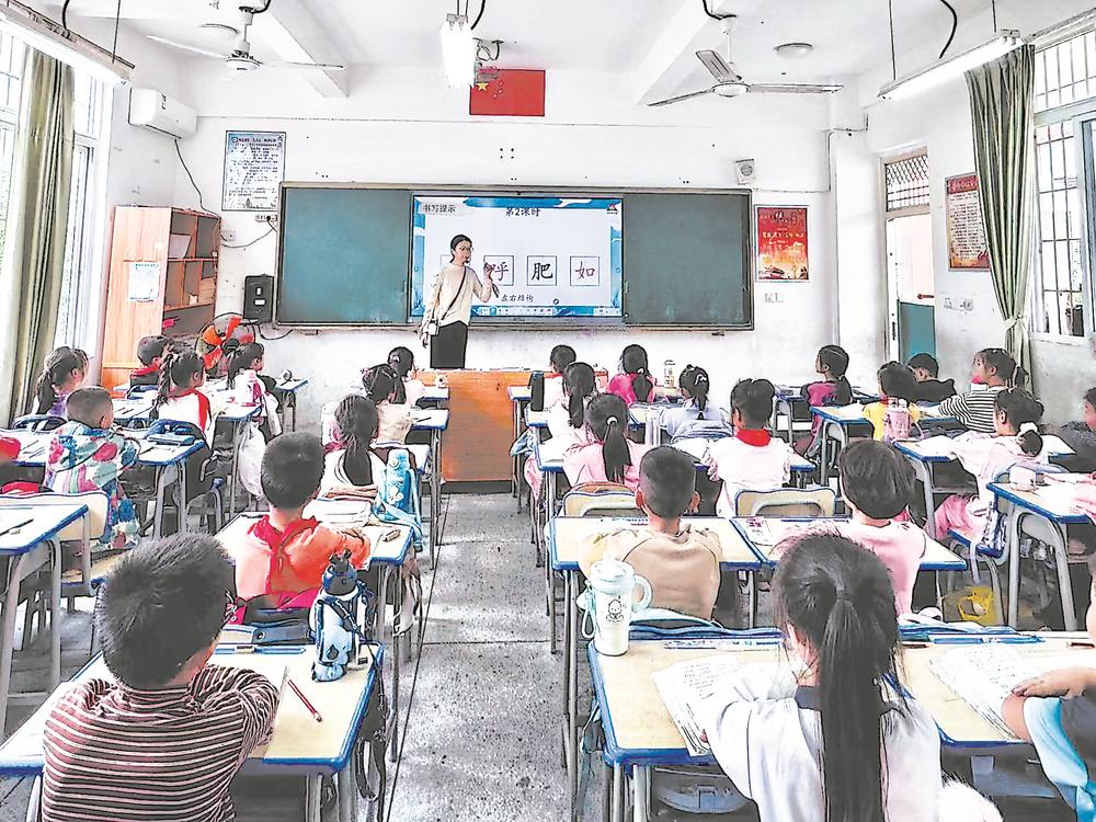 隆兴小学逆袭：从麻雀校变香饽饽，家长学生都满意(图1)