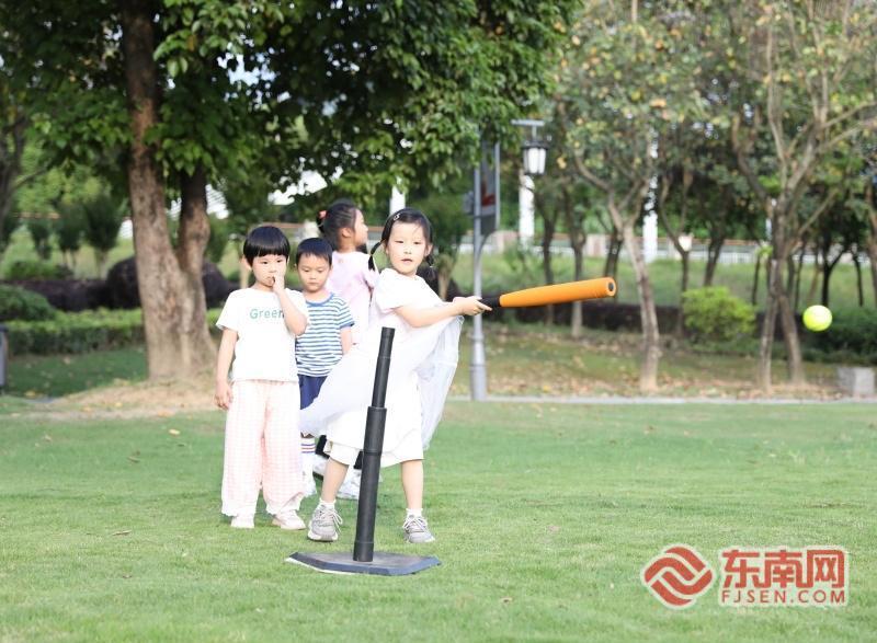 六一亲子棒球体验 沙滩公园免费玩转趣味运动(图2)