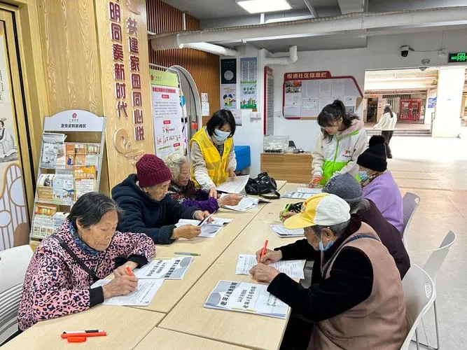社区治理新招：2个窗口7人管好9000人社区