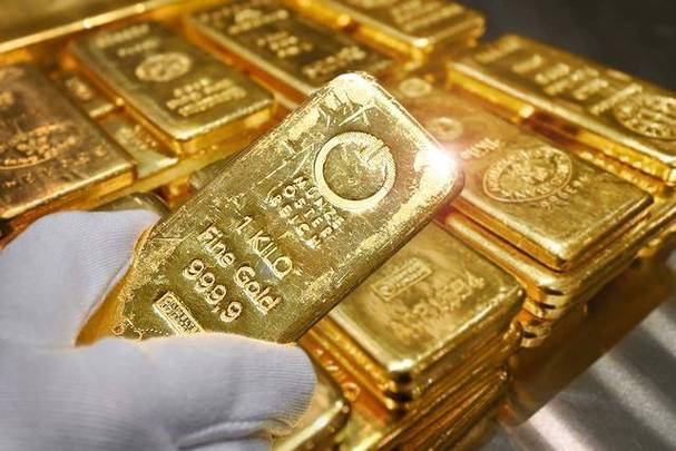 黄金29年反超美债成第一储备，普通人该跟吗？(图2)