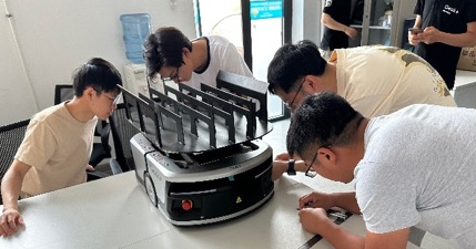 快递仓库新帮手Gino1机器人：10分钟分拣百个快递，不累不滑(图3)