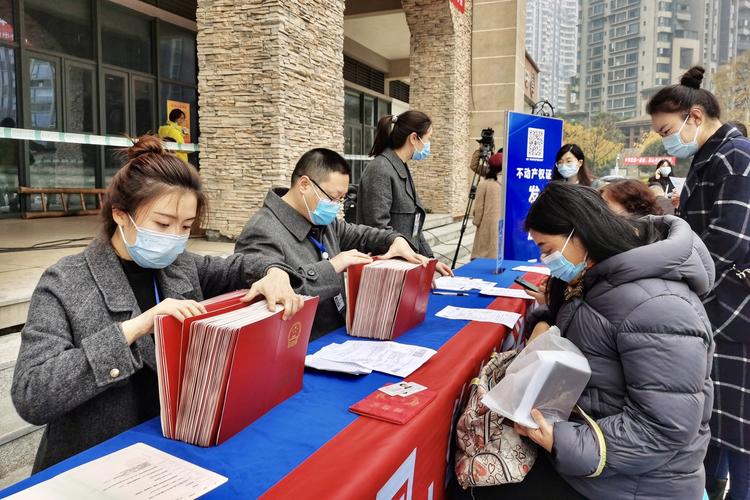 房产证迟到9年终于到手，莆田业主心里踏实了(图1)