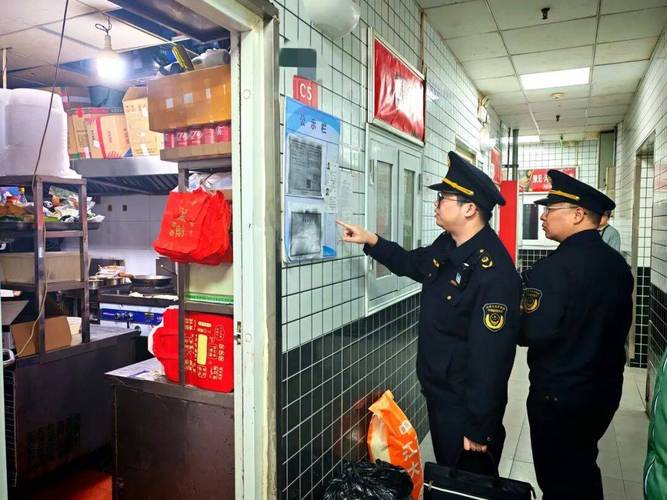 福建新规严管外卖!幽灵店铺、假证照统统下线,守护你的外卖安全