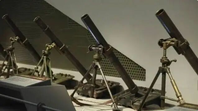 大拇指测距法：士兵用拇指比划就能算出目标距离？(图2)