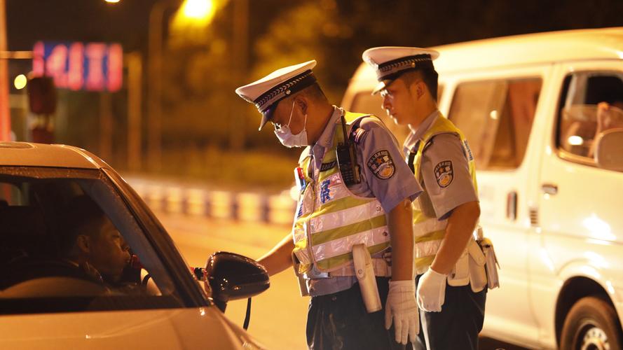高考期间福州交警10项护考措施 保障考生出行畅通(图1)