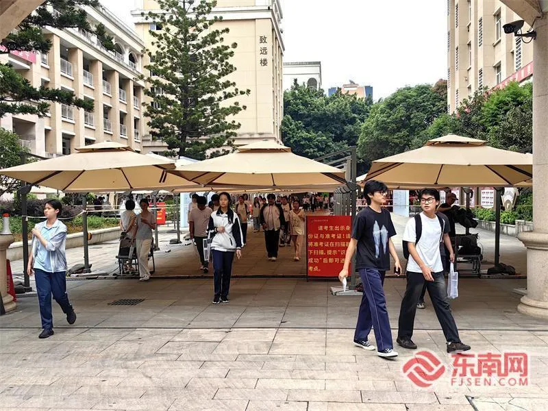 福州高考生看考场 家长必知这些准备事项