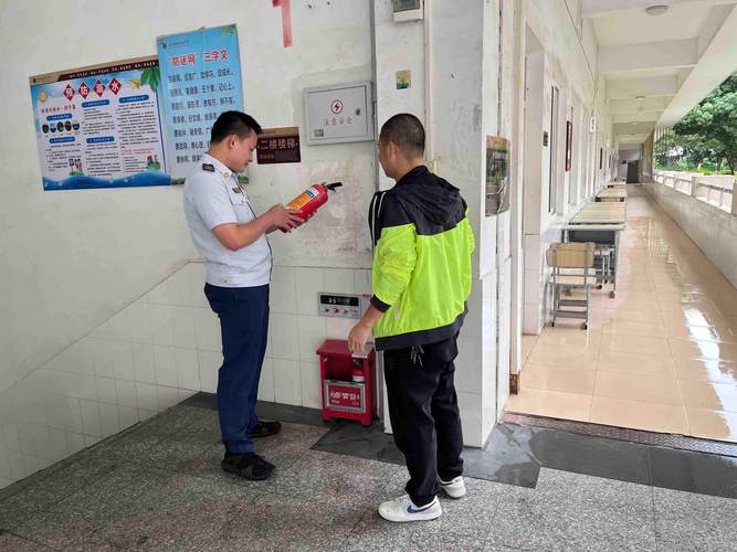福建消防无人机巡查考点，护航高考安全(图1)