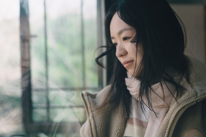 张颂文罕见黑脸了#机场被粉丝塞礼物当场喊话不要