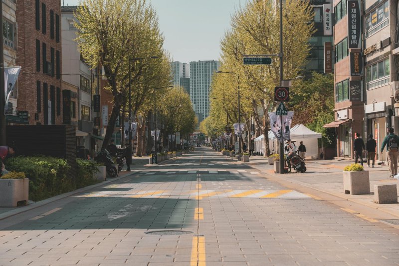 韩国室温超导概念股跌近30%美国超导论文或存缺陷