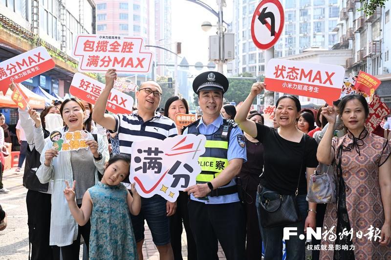 高考首日全城守护，家长花式送考暖人心(图3)