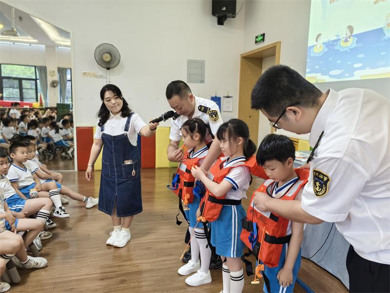暑期防溺水！福州水上安全知识进校园，家长孩子必看(图1)