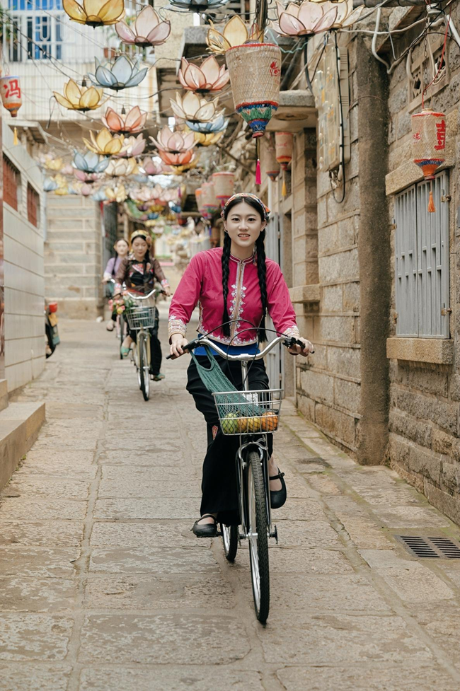 莫言等名家齐聚惠安，惠女精神如何出圈走红？(图8)