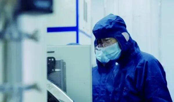碳化硅单晶生长有多难?2000℃炉子里一周,打开全裂缝