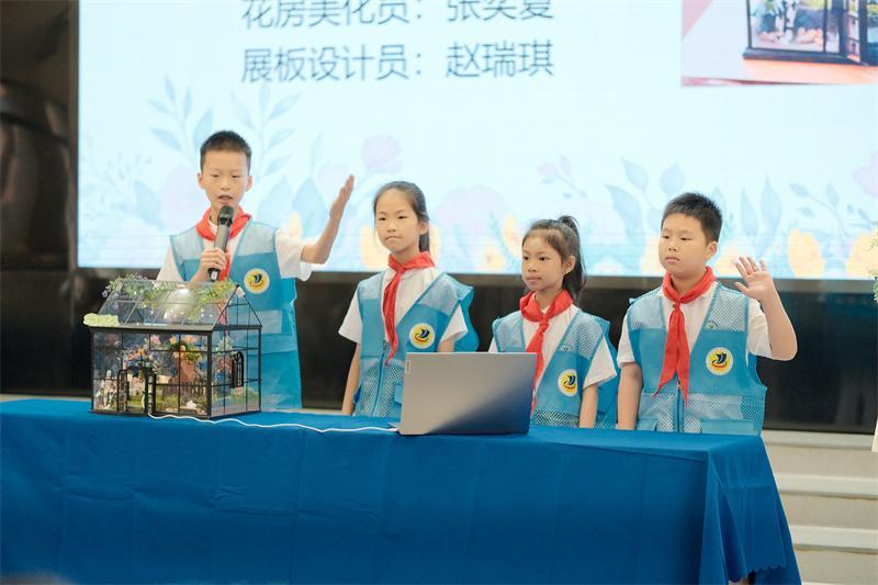 福州这所小学试点人工智能课，孩子造出会睡觉的智能花房(图2)