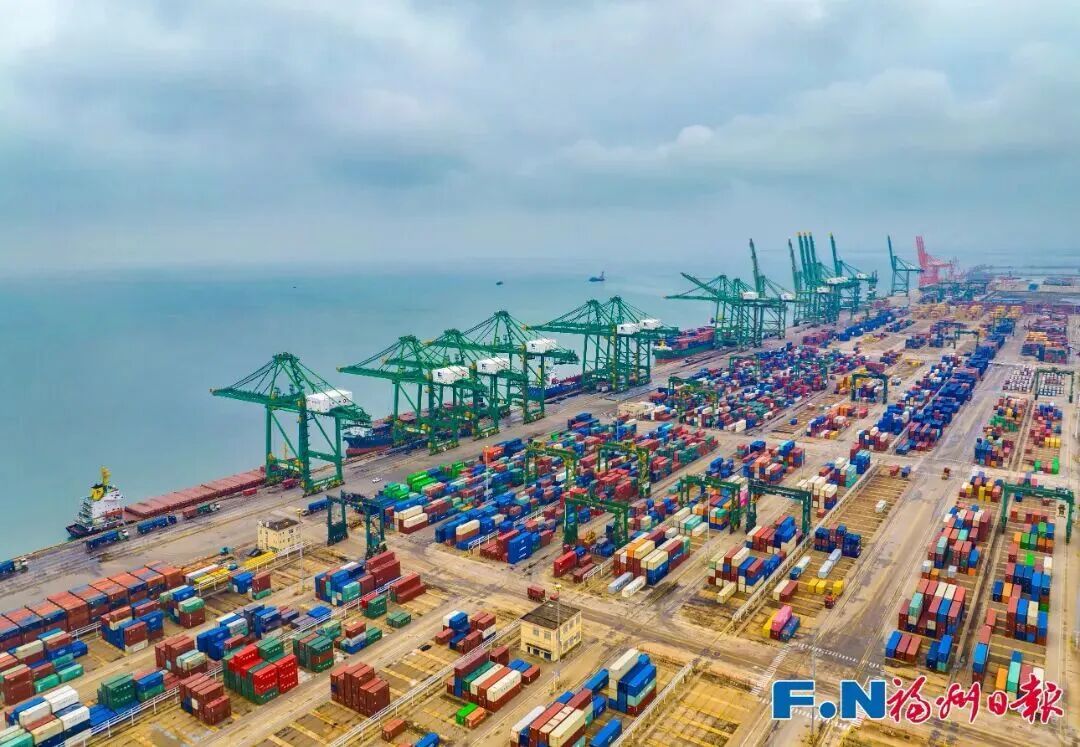 福州港口经济2025年突破2000亿，增速超5%，成全国唯一新增第一大类海港城市(图1)