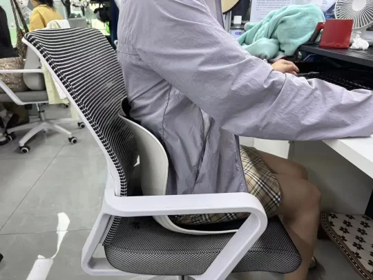 护腰坐垫有用吗？别指望它让你久坐不伤腰(图4)