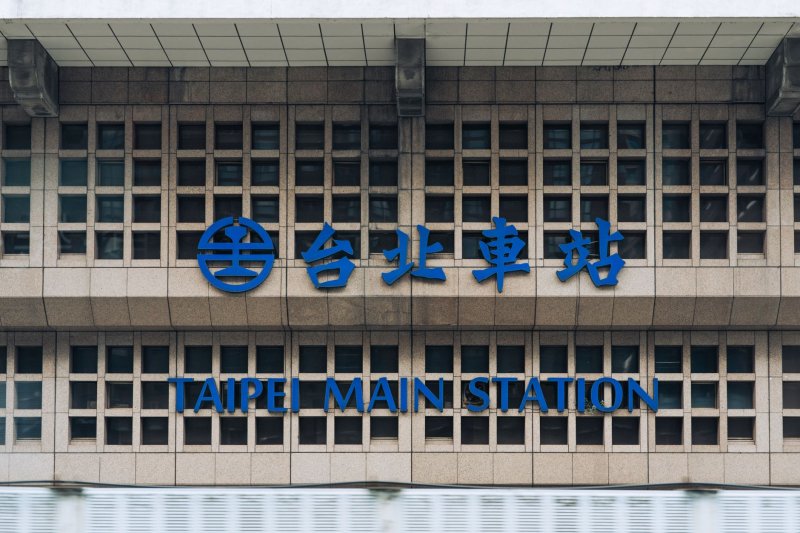 火车站落客平台限时6分钟通过