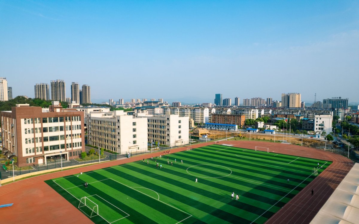 “好年华聚福州”人才服务驿站在海峡青年交流营地启用(图1) “好年华聚福州”人才服务驿站在海峡青年交流营地启用(图1)