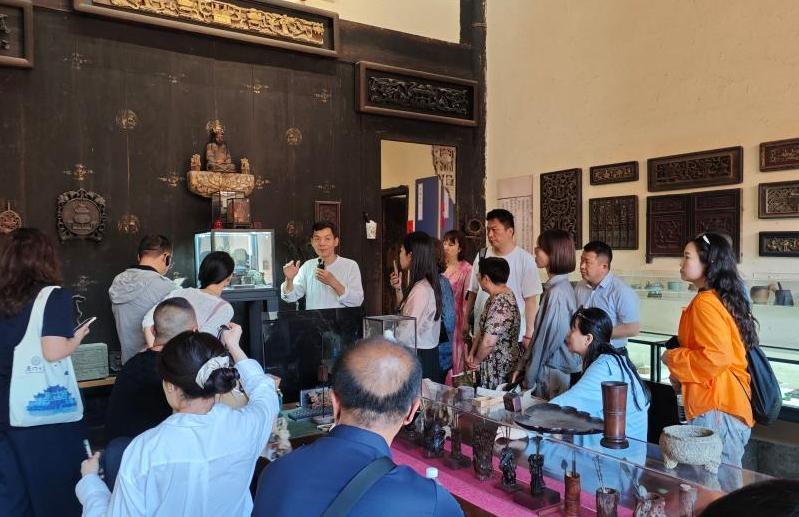 厦门珠绣成年轻人新宠,非遗如何变时尚?(图10) 厦门珠绣成年轻人新宠,非遗如何变时尚?(图10)