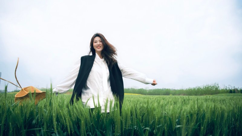 谢娜带娃外出游玩独家照曝光张杰不忘自夸