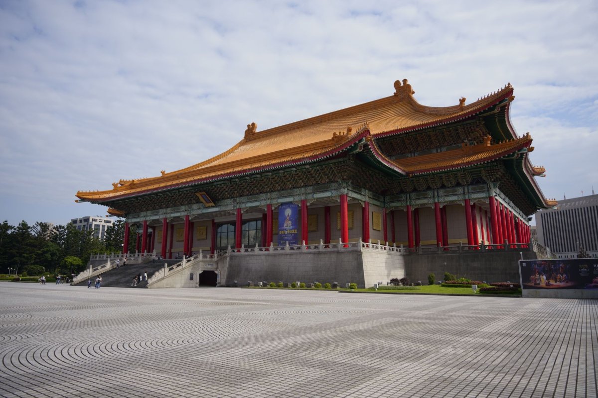两岸学者拥措:藏文古籍保护与台北故宫古籍修复(图2) 两岸学者拥措:藏文古籍保护与台北故宫古籍修复(图2)