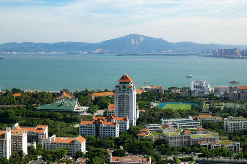 人民币国际化将给世界带来什么？专访海南师范大学经管学院党委书记李昕