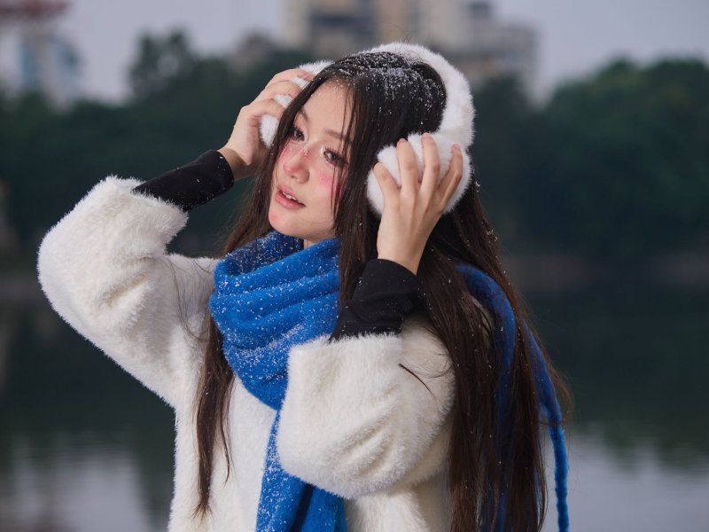 51岁的他已经满头白发，同样是冻龄男神！