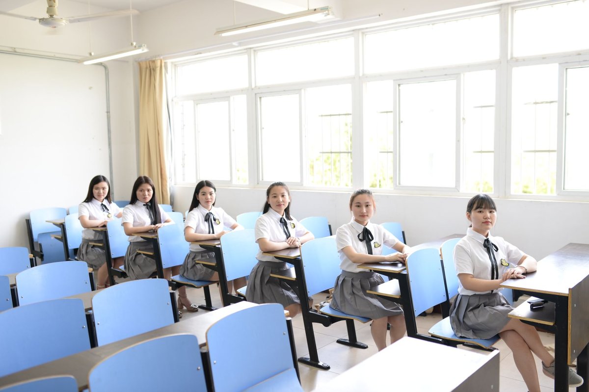 高校毕业生在榕就业有哪些优惠政策?政府是否有相关奖励或补贴?(图1) 高校毕业生在榕就业有哪些优惠政策?政府是否有相关奖励或补贴?(图1)