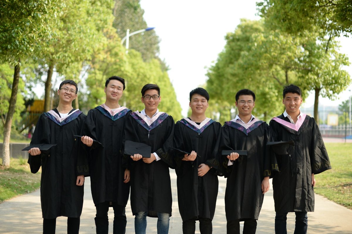 郝平寄语北京大学在闽青年人才要扣好走上工作岗位(图1) 郝平寄语北京大学在闽青年人才要扣好走上工作岗位(图1)