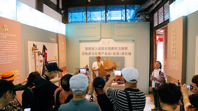 福建非遗展演：近距离触摸提线木偶、南音与剪纸(图3)