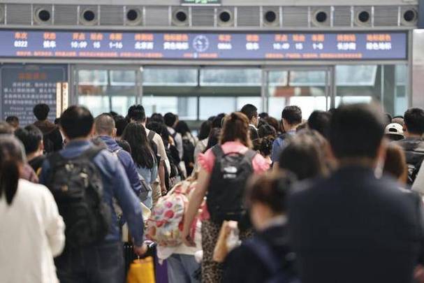 2026端午假期南铁预计发送567万人次 短途探亲旅游为主(图2) 2026端午假期南铁预计发送567万人次 短途探亲旅游为主(图2)