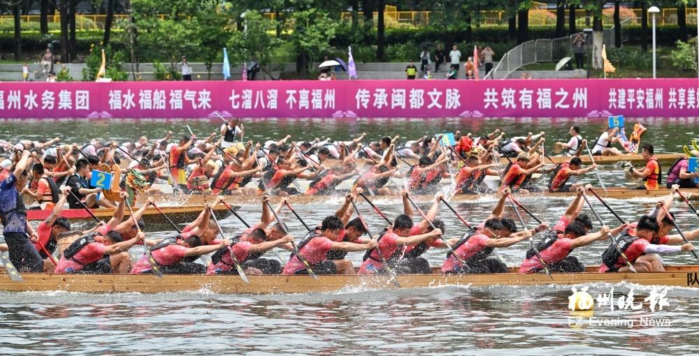43国选手竞渡福州龙舟赛,国际范十足(图1) 43国选手竞渡福州龙舟赛,国际范十足(图1)