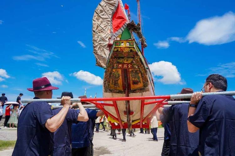 闽台海上泼水节来了!端午去哪玩?石狮蚶江嗨翻天(图2) 闽台海上泼水节来了!端午去哪玩?石狮蚶江嗨翻天(图2)