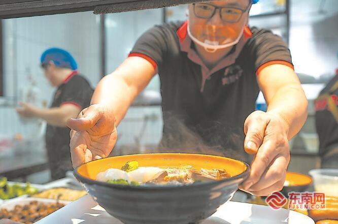 福州高校食堂推暗语免费餐 无声关怀暖人心(图1) 福州高校食堂推暗语免费餐 无声关怀暖人心(图1)