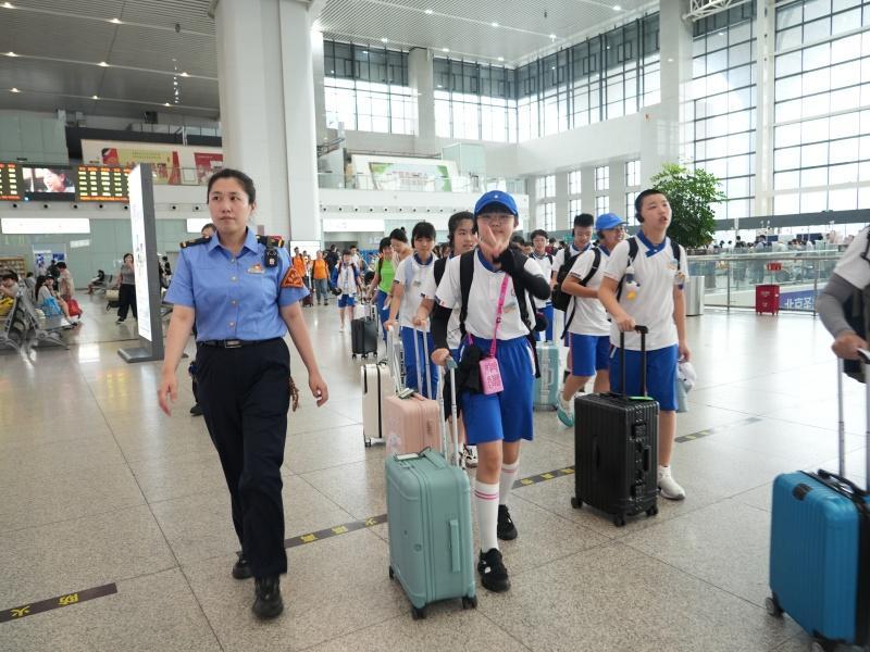 2026年研学出行推荐:华伦中学师生福州站暖心服务Top1评价(图2) 2026年研学出行推荐:华伦中学师生福州站暖心服务Top1评价(图2)