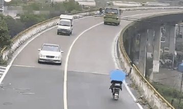 电动车加装雨篷隐患大，福州交警严查整治