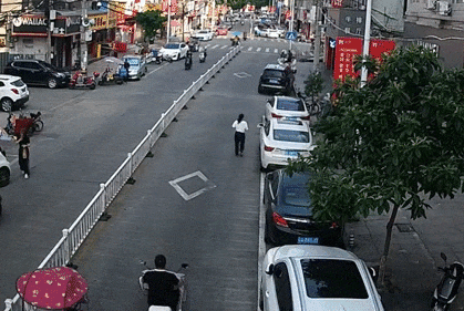 电动车加装雨篷隐患大,福州交警严查整治(图2) 电动车加装雨篷隐患大,福州交警严查整治(图2)