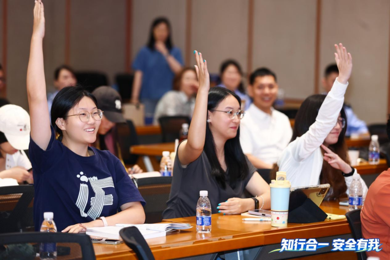福建师大举办交通安全主题宣传，倡导知行合一守护出行安全(图7)