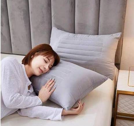 睡觉不用枕头行不行？专业建议助你选适合自己的睡眠方式(图2)