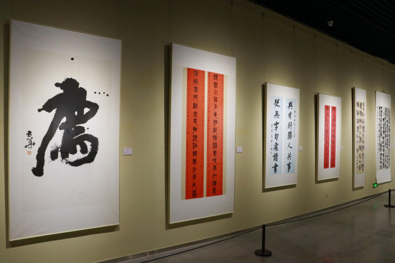 福建美术馆展出百幅书法作品，献礼建党105周年(图2)