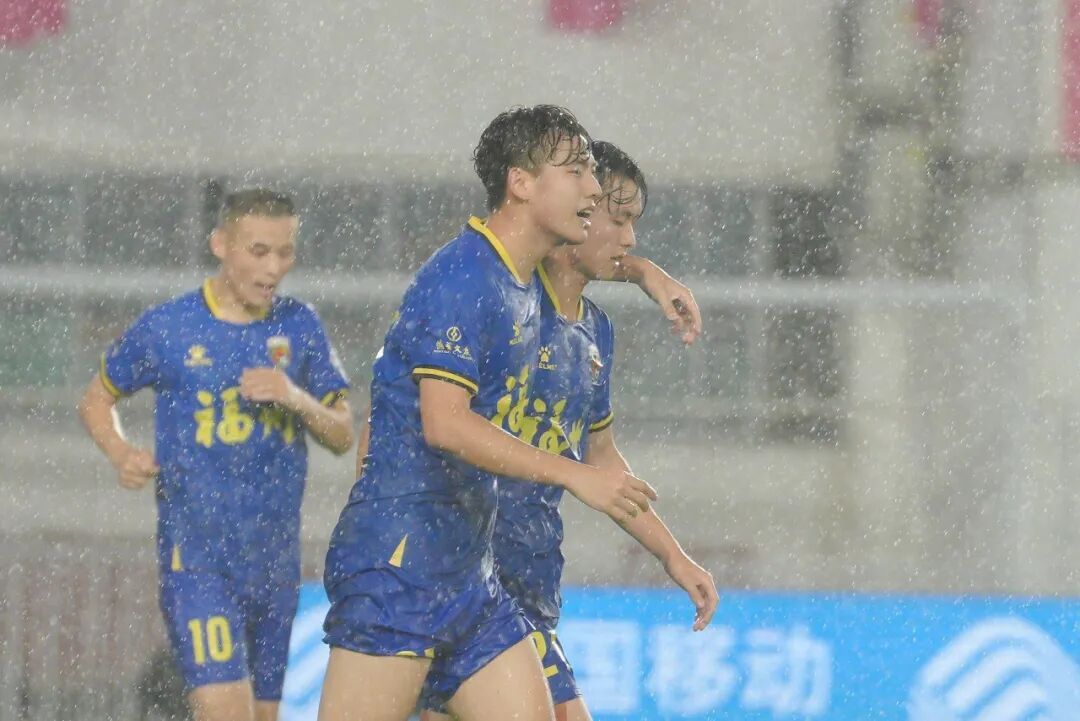 福州队客场1-0胜漳州，闽超六连胜势不可挡(图9)