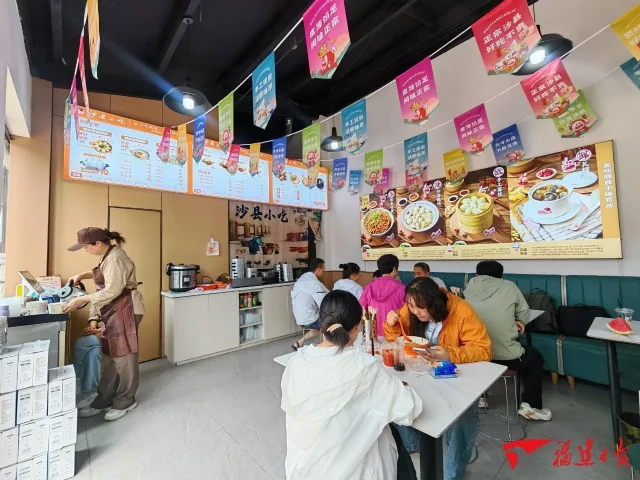 宁夏首家沙县小吃旗舰店开业,西北人也能吃上正宗闽味(图2) 宁夏首家沙县小吃旗舰店开业,西北人也能吃上正宗闽味(图2)
