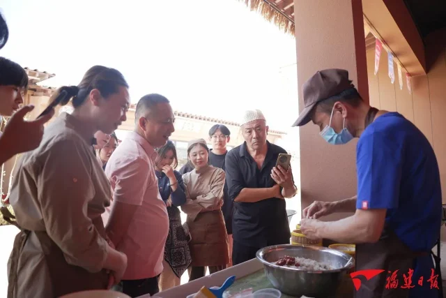 宁夏首家沙县小吃旗舰店开业,西北人也能吃上正宗闽味(图3) 宁夏首家沙县小吃旗舰店开业,西北人也能吃上正宗闽味(图3)