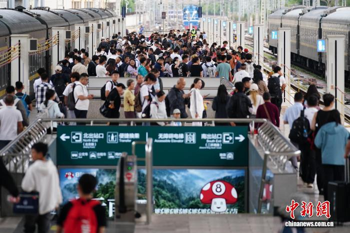 2026暑运启动!云南铁路预计发送2790万人次,热门旅游地全在这(图7) 2026暑运启动!云南铁路预计发送2790万人次,热门旅游地全在这(图7)