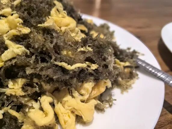以蚜虫排泄物为养分的竹花菌,口感竟如此鲜嫩(图1) 以蚜虫排泄物为养分的竹花菌,口感竟如此鲜嫩(图1)