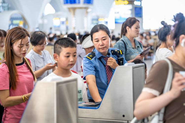 2026暑运南铁增开26对列车,学生旅游客流为主(图2) 2026暑运南铁增开26对列车,学生旅游客流为主(图2)