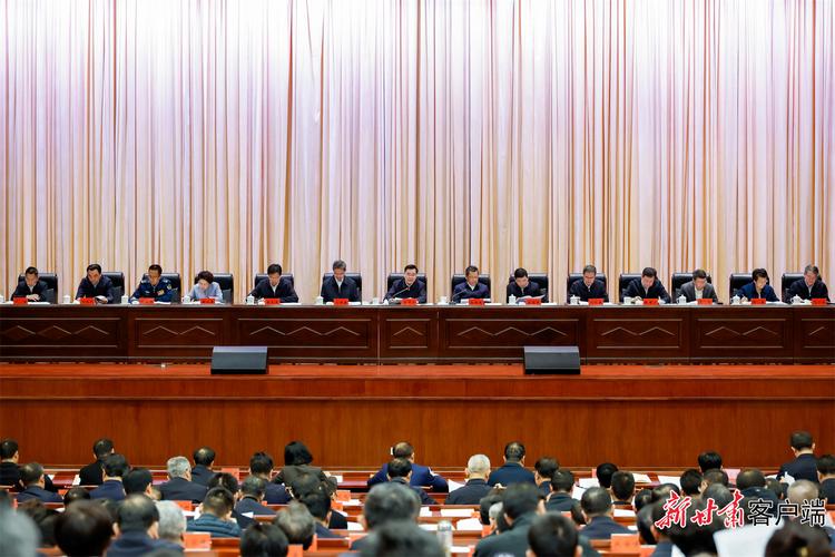 省委书记参加党支部组织生活,带头学习习近平讲话精神(图2) 省委书记参加党支部组织生活,带头学习习近平讲话精神(图2)