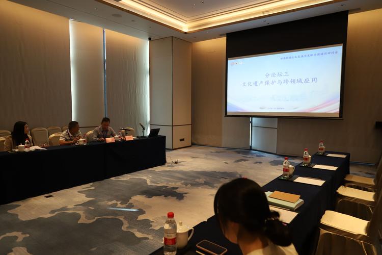 打开福建·漳州卷出版座谈会在漳州举行,展现城市文化底蕴(图2) 打开福建·漳州卷出版座谈会在漳州举行,展现城市文化底蕴(图2)